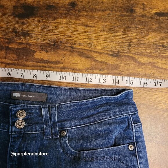 Levi's Skinny Bermuda Shorts Size 12 Mid Rise Cut Off Button Flap Stretch Denim - Picture 7 of 12